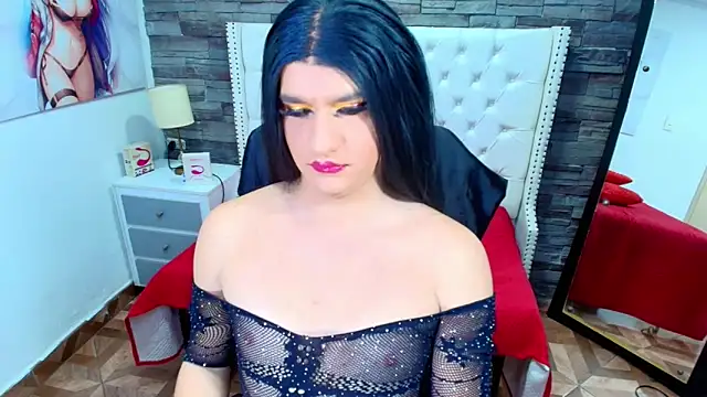 TRINY TS online show from May 4, 4:10 pm