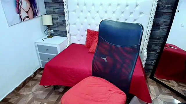 Snapshot of TRINY_TS chatting on July 14, 8:37 pm TRINY TS online show from July 14, 8:37 pm