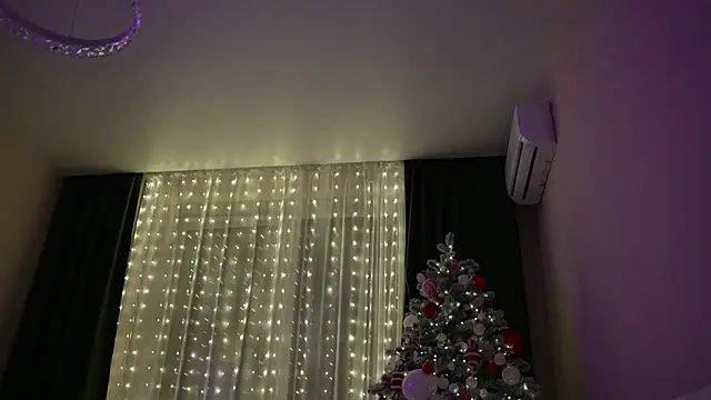 CatchMe1 online show from January 11, 2:46 pm