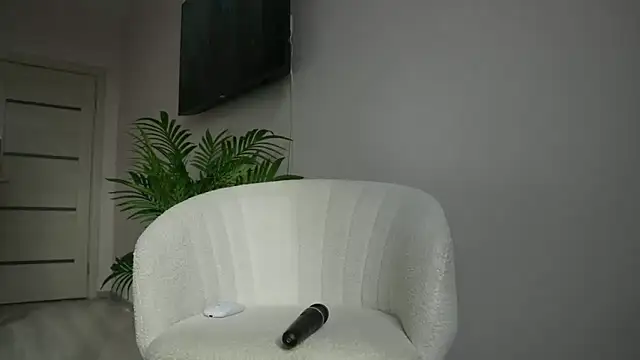 CatchMe1 online show from April 10, 12:45 pm