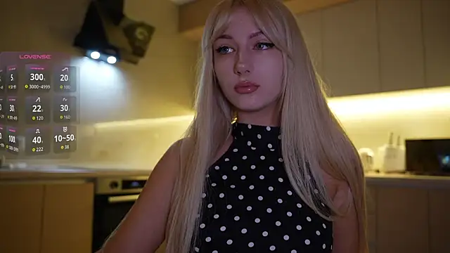 CatchMe1 online show from November 1, 6:46 pm