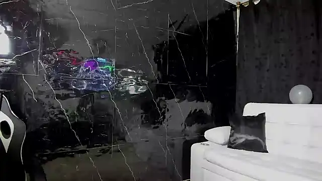 Snapshot of litoxx_cass chatting on October 14, 10:05 am litoxx cass online show from October 14, 10:05 am