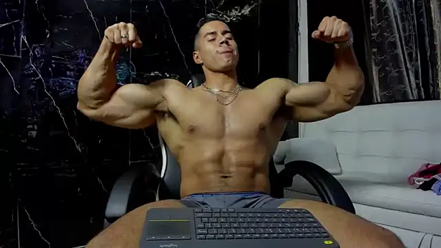 Snapshot of litoxx_cass chatting on October 5, 10:11 pm litoxx cass online show from October 5, 10:11 pm