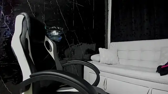 Snapshot of litoxx_cass chatting on September 23, 12:39 am litoxx cass online show from September 23, 12:39 am