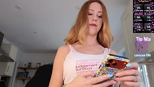 Snapshot of stripmequick chatting on July 2, 9:15 am stripmequick online show from July 2, 9:15 am