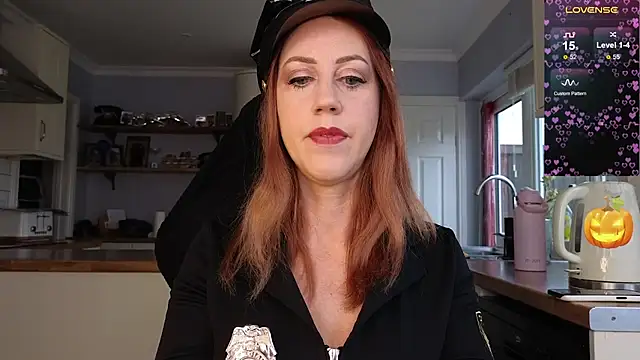 stripmequick online show from October 31, 10:56 am