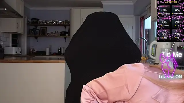 stripmequick online show from February 19, 9:39 am