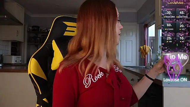 stripmequick online show from February 8, 12:58 pm