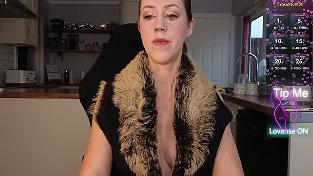 stripmequick online show from December 18, 11:47 am