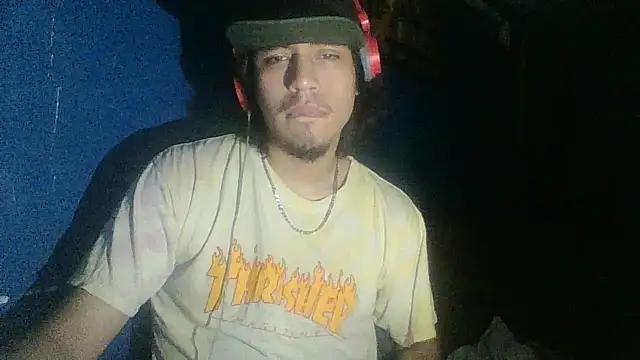 Snapshot of AlexAlejandro13 chatting on October 18, 7:54 am AlexAlejandro13 online show from October 18, 7:54 am