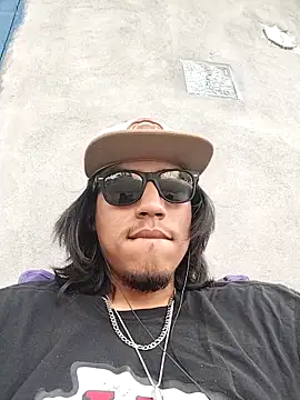 AlexAlejandro13 online show from April 1, 11:12 pm