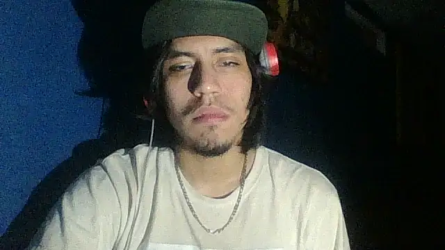 Snapshot of AlexAlejandro13 chatting on October 12, 7:32 am AlexAlejandro13 online show from October 12, 7:32 am