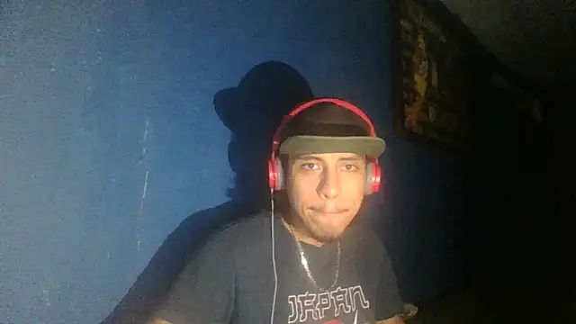 Snapshot of AlexAlejandro13 chatting on October 6, 7:09 am AlexAlejandro13 online show from October 6, 7:09 am
