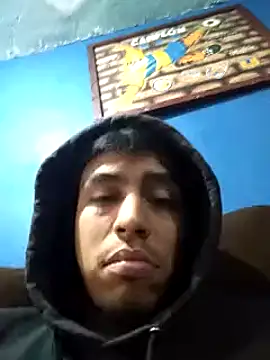 Snapshot of AlexAlejandro13 chatting on January 17, 8:33 pm AlexAlejandro13 online show from January 17, 8:33 pm