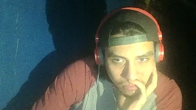 Snapshot of AlexAlejandro13 chatting on October 7, 6:14 am AlexAlejandro13 online show from October 7, 6:14 am