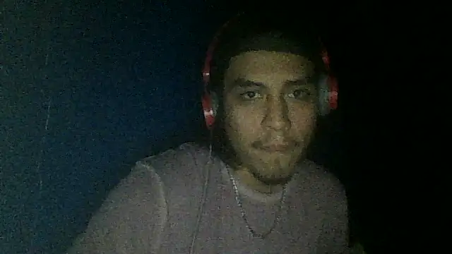 Snapshot of AlexAlejandro13 chatting on October 4, 7:10 am AlexAlejandro13 online show from October 4, 7:10 am