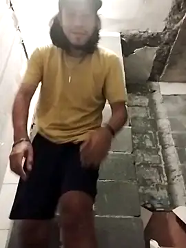 AlexAlejandro13 online show from April 5, 1:45 am