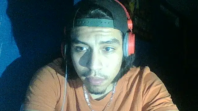 Snapshot of AlexAlejandro13 chatting on October 9, 7:31 am AlexAlejandro13 online show from October 9, 7:31 am