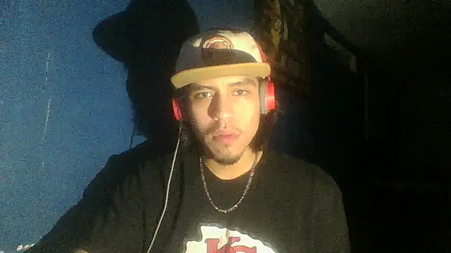 Snapshot of AlexAlejandro13 chatting on October 14, 7:09 am AlexAlejandro13 online show from October 14, 7:09 am