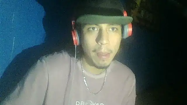 Snapshot of AlexAlejandro13 chatting on October 5, 7:21 am AlexAlejandro13 online show from October 5, 7:21 am