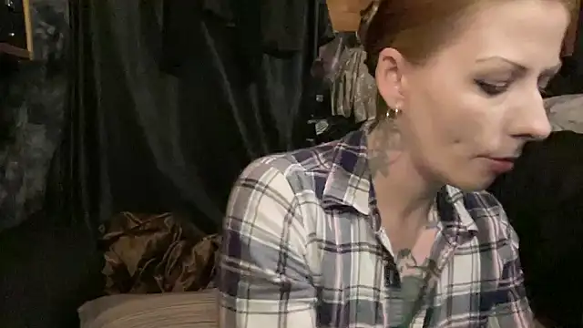 Snapshot of TeenyDoll chatting on January 13, 4:05 am TeenyDoll online show from January 13, 4:05 am