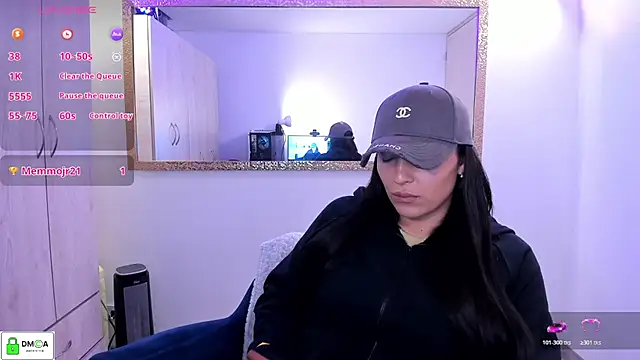 EricaVanderhill online show from March 26, 11:57 pm