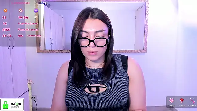 EricaVanderhill online show from July 15, 7:10 pm