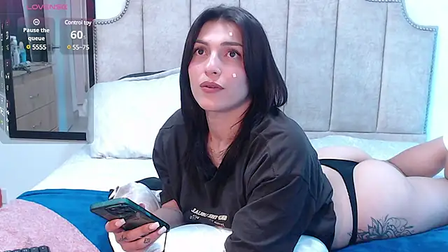 Snapshot of EricaVanderhill chatting on March 15, 8:10 pm EricaVanderhill online show from March 15, 8:10 pm