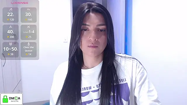 Snapshot of EricaVanderhill chatting on October 31, 9:43 pm EricaVanderhill online show from October 31, 9:43 pm