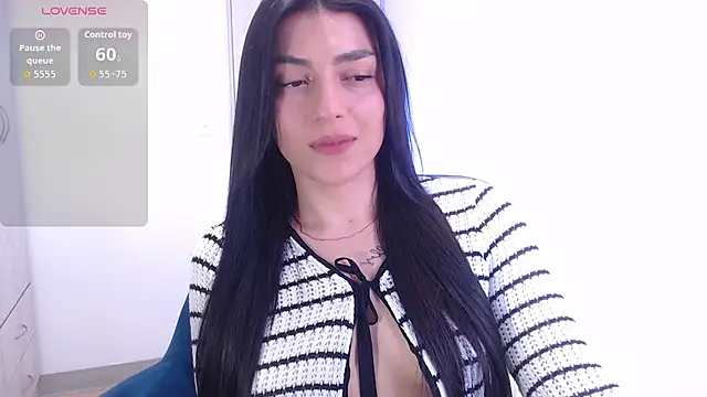 Snapshot of EricaVanderhill chatting on October 24, 7:24 pm EricaVanderhill online show from October 24, 7:24 pm