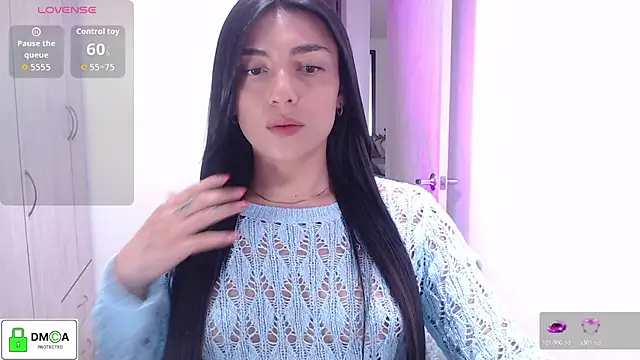 Snapshot of EricaVanderhill chatting on November 12, 6:23 pm EricaVanderhill online show from November 12, 6:23 pm