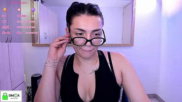 EricaVanderhill online show from May 19, 12:37 am