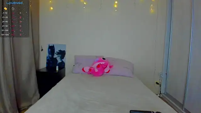 Snapshot of Bella_Foryou chatting on February 21, 12:38 pm Bella Foryou online show from February 21, 12:38 pm