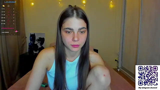 Snapshot of Bella_Foryou chatting on March 5, 2:01 pm Bella Foryou online show from March 5, 2:01 pm