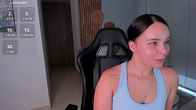 AnnieHallX online show from November 8, 7:06 pm