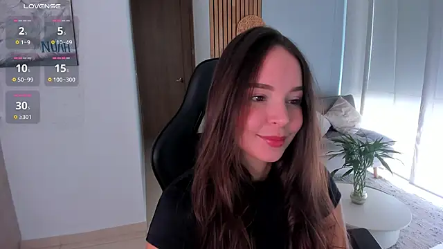 AnnieHallX online show from November 5, 5:49 pm