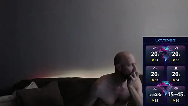 MaxRouger online show from November 12, 6:28 am