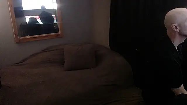 MaxRouger online show from March 26, 5:06 am