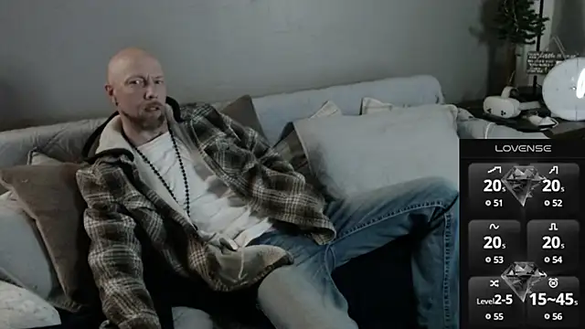 MaxRouger online show from November 26, 3:17 am