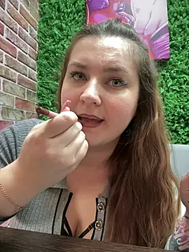 CandyShoopp online show from March 6, 5:43 pm