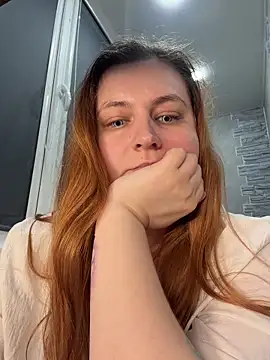 CandyShoopp online show from March 29, 8:10 pm