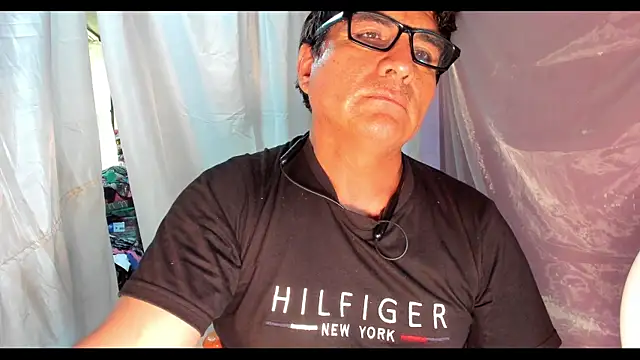 yandyaa online show from December 4, 8:23 pm