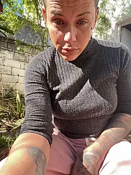 Alicbranca online show from April 22, 2:13 pm