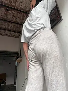 Alicbranca online show from June 2, 2:28 pm