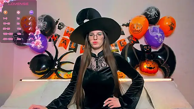 Snapshot of AriellaTesk chatting on October 29, 4:22 am AriellaTesk online show from October 29, 4:22 am