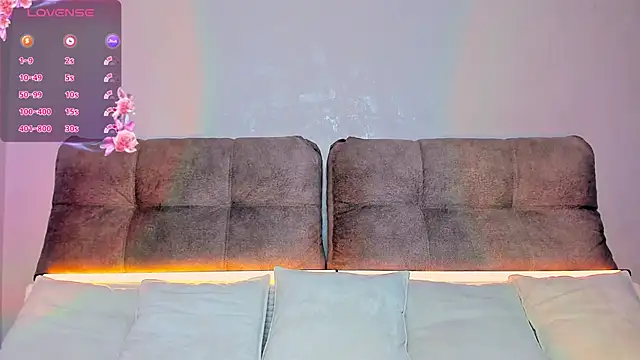 Snapshot of AriellaTesk chatting on October 24, 3:38 am AriellaTesk online show from October 24, 3:38 am