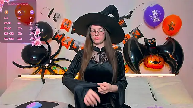 Snapshot of AriellaTesk chatting on November 1, 3:46 am AriellaTesk online show from November 1, 3:46 am