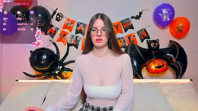 Snapshot of AriellaTesk chatting on October 31, 2:52 am AriellaTesk online show from October 31, 2:52 am