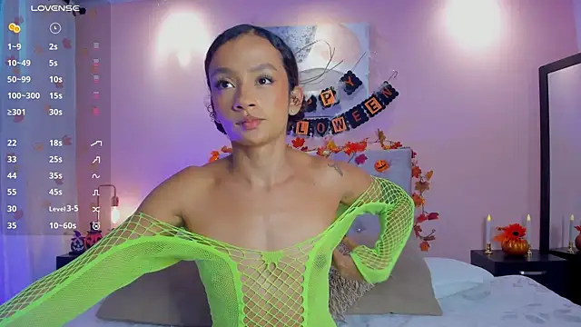 Snapshot of brianathompson chatting on October 22, 7:02 pm brianathompson online show from October 22, 7:02 pm