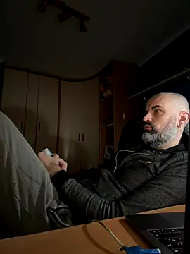 pollito1985 2 online show from November 16, 10:42 am